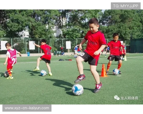 足球俱乐部在青训中完善家长参与、学业跟踪与心理支持体系,足球青训营 足球俱乐部在青训中完善家长参与、学业跟踪与心理支持体系,足球青训营